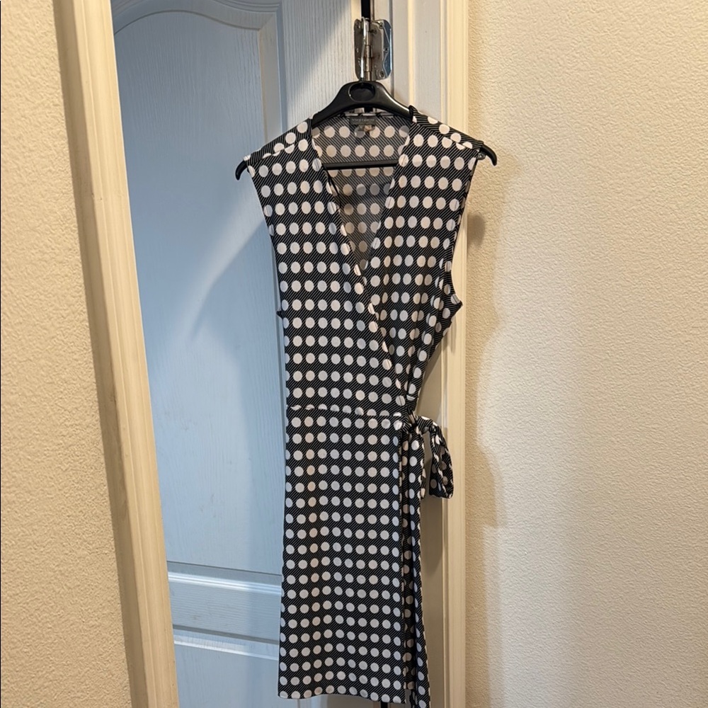 Vince Camuto Black and White Sleeveless Wrap Midi Dress